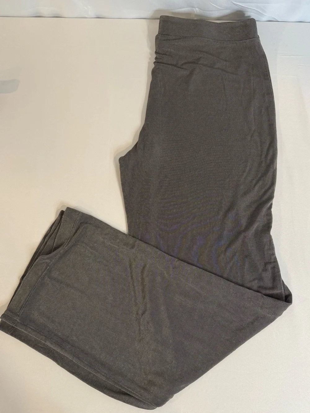 Chico’s Travelers Gray Wide Leg Pull On Pants Size 1 - Picture 3 of 4